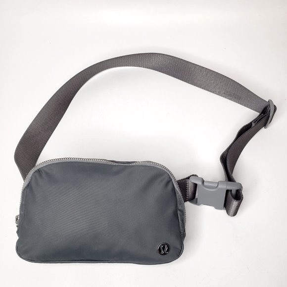 Lululemon Everywhere Grey Waist Belt Bag - Picture 2 of 10